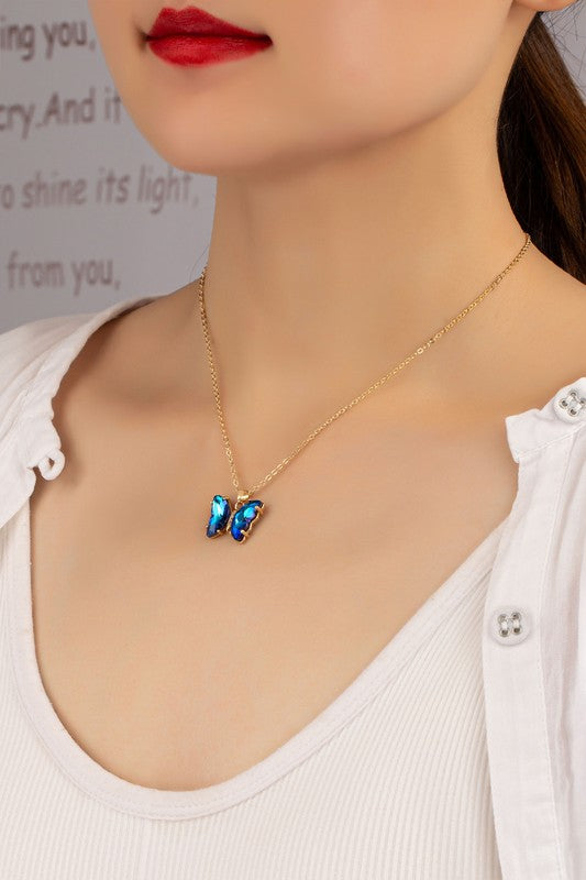 E138- 17522 Aurora Boreali butterfly necklace