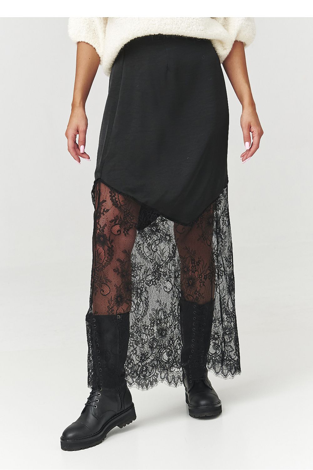 Long skirt model 219727 Makadamia