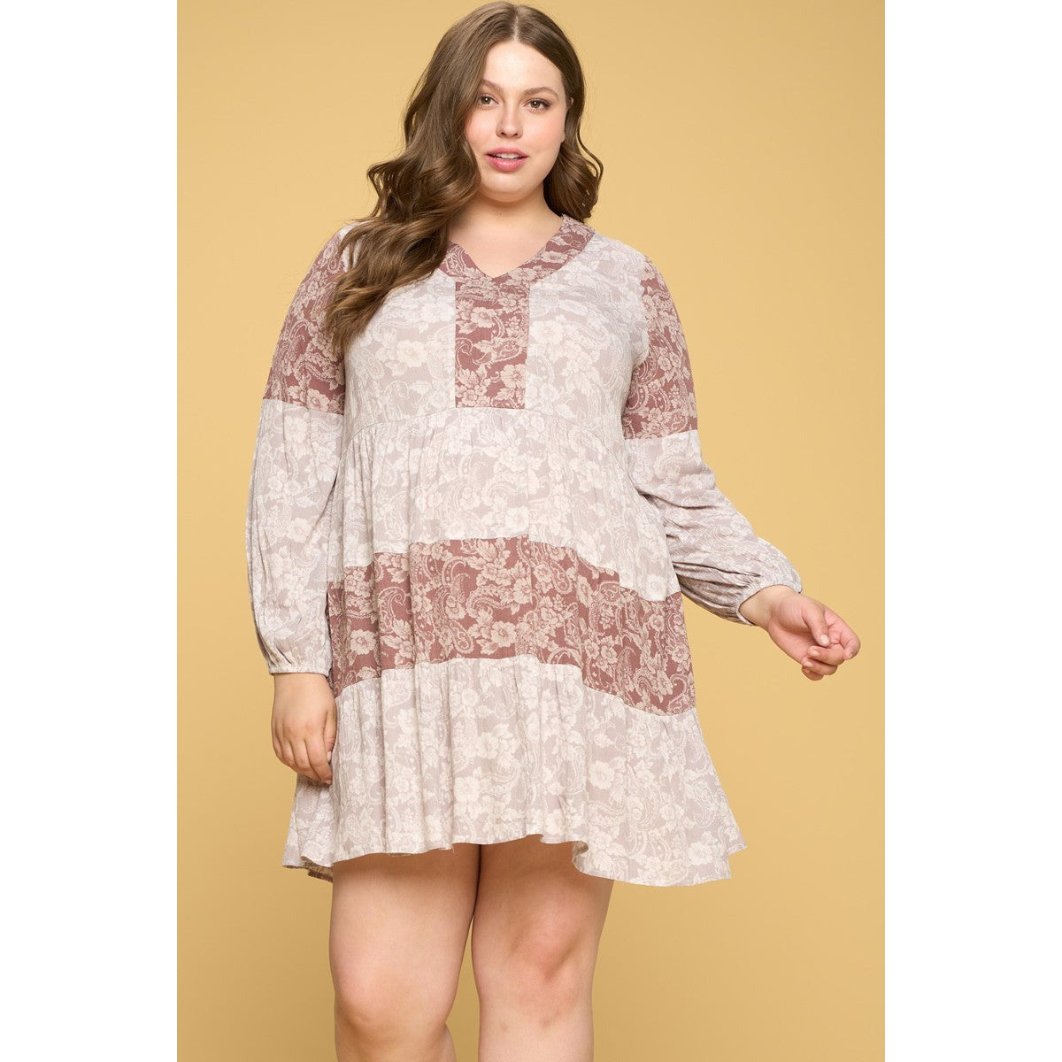 Minirobe à volants et imprimé floral à blocs de couleurs