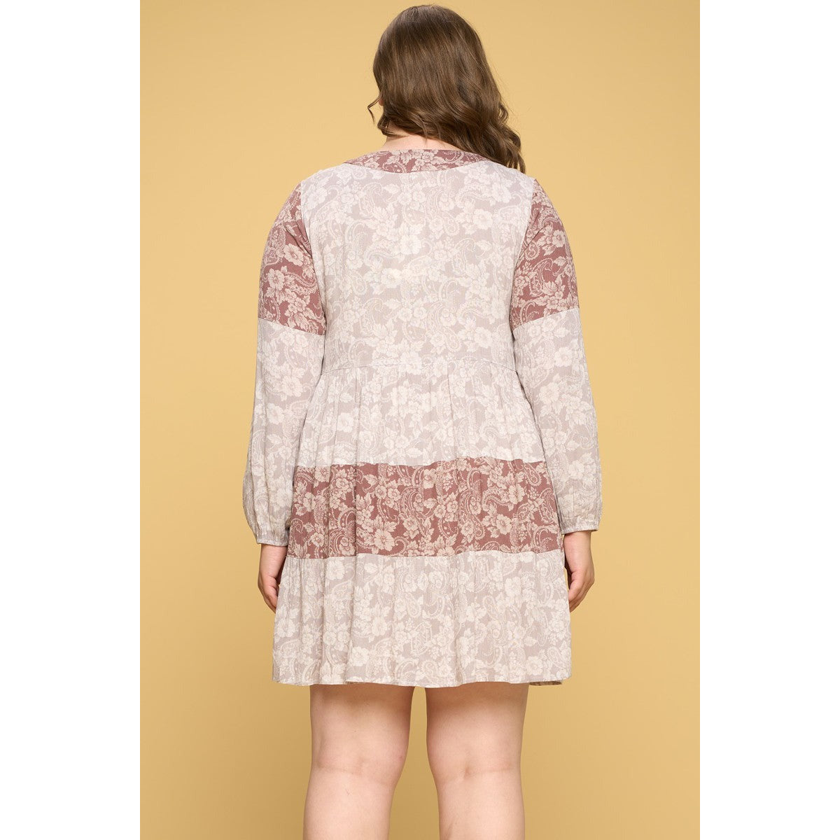 Minirobe à volants et imprimé floral à blocs de couleurs