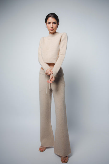 ZOE CROPPED CASHMERE PULLOVER IN SAND