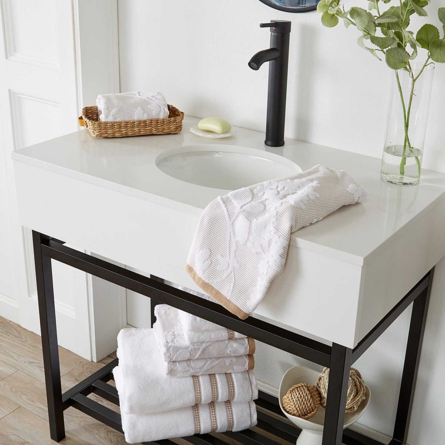2 Pack Cotton Floral Bath Towels - Roselyn Collection