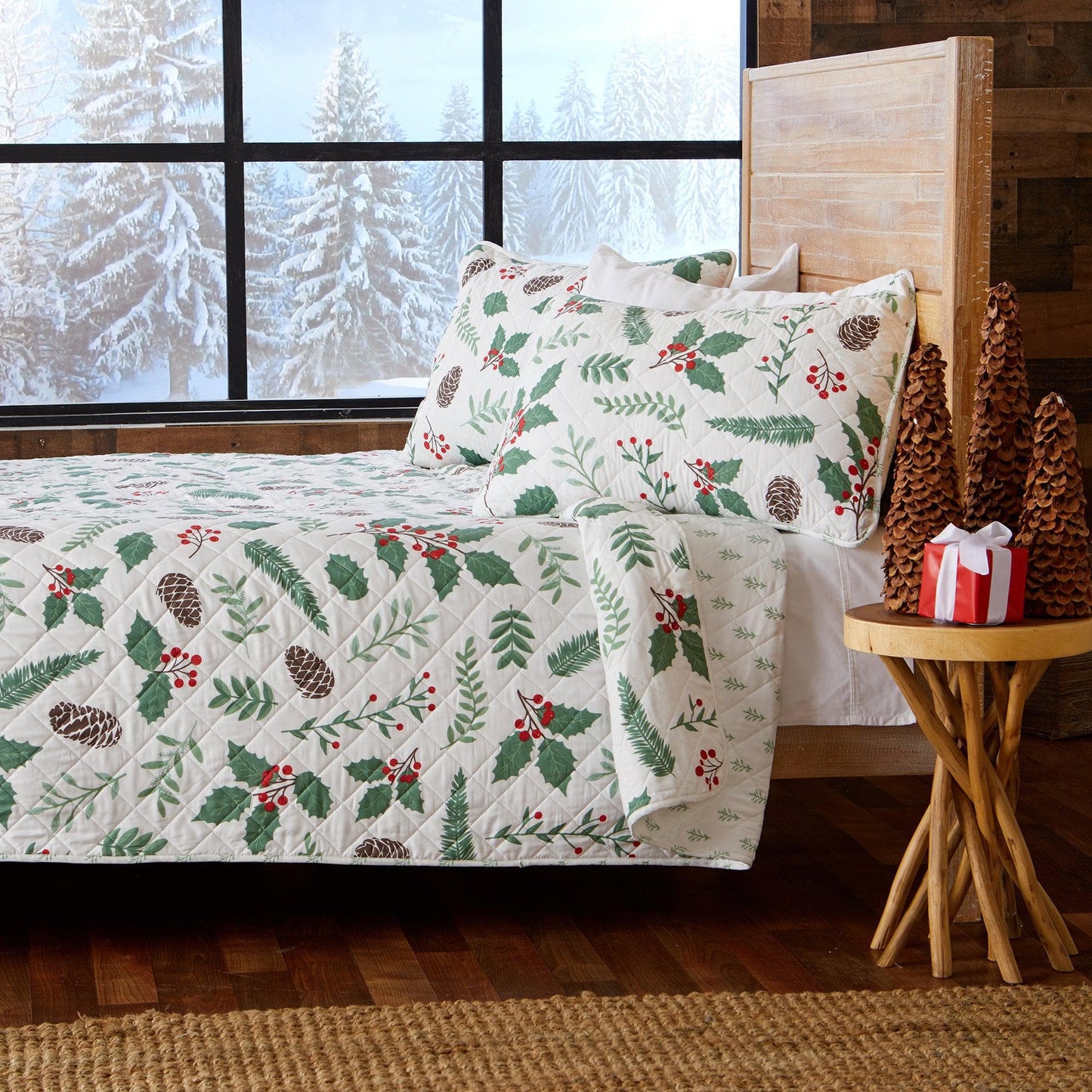 3 Piece Holiday Holly Quilt Set | Mistletoe Collection