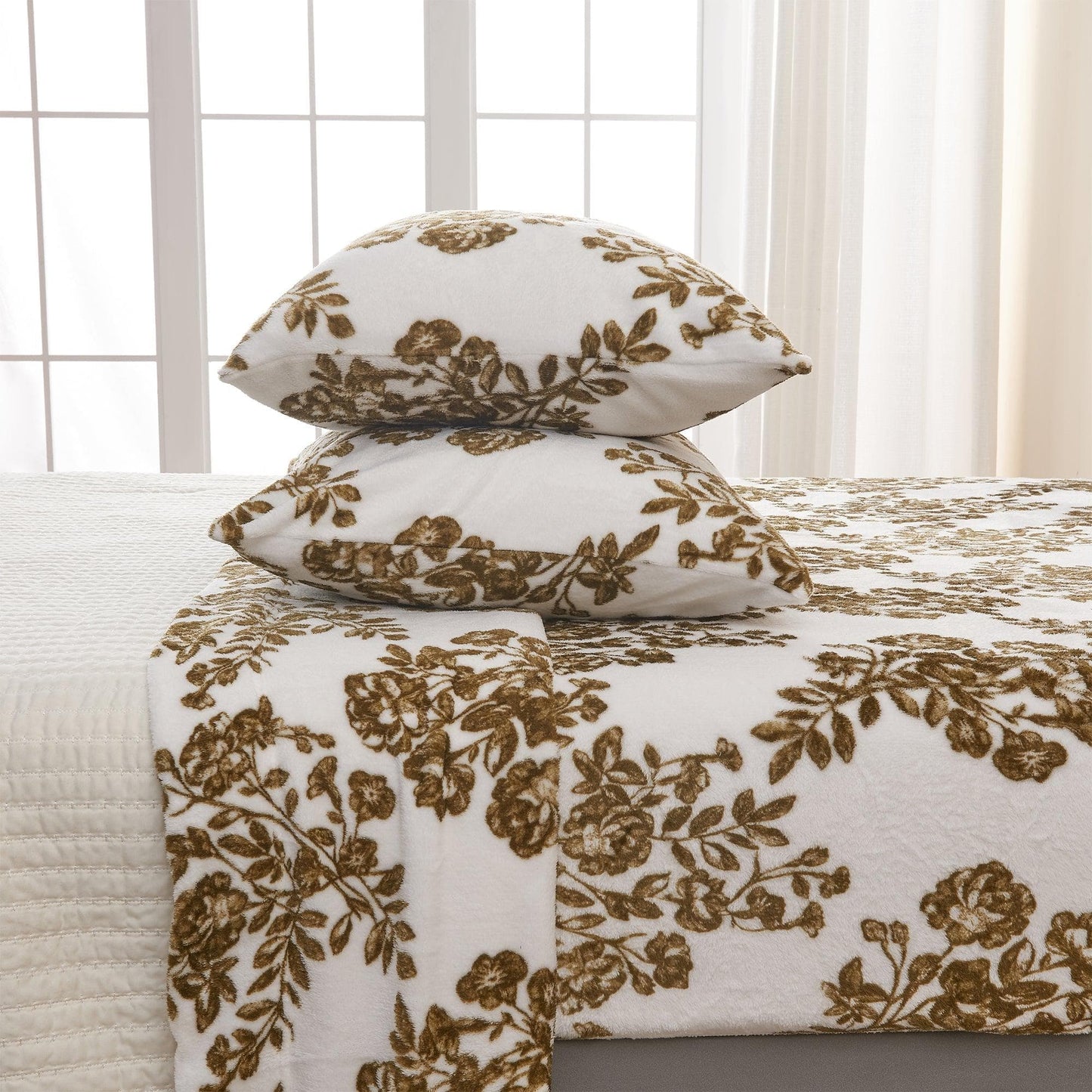 4-Piece Printed Plush Sheet - Velvet Luxe Collection
