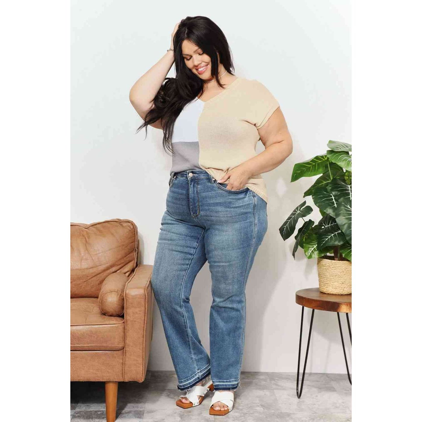 DOUBLE TAKE Color Block V-Neck Knit Top