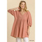 Robe tunique en gaze flammée à col en V et bords effilochés