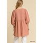 Robe tunique en gaze flammée à col en V et bords effilochés