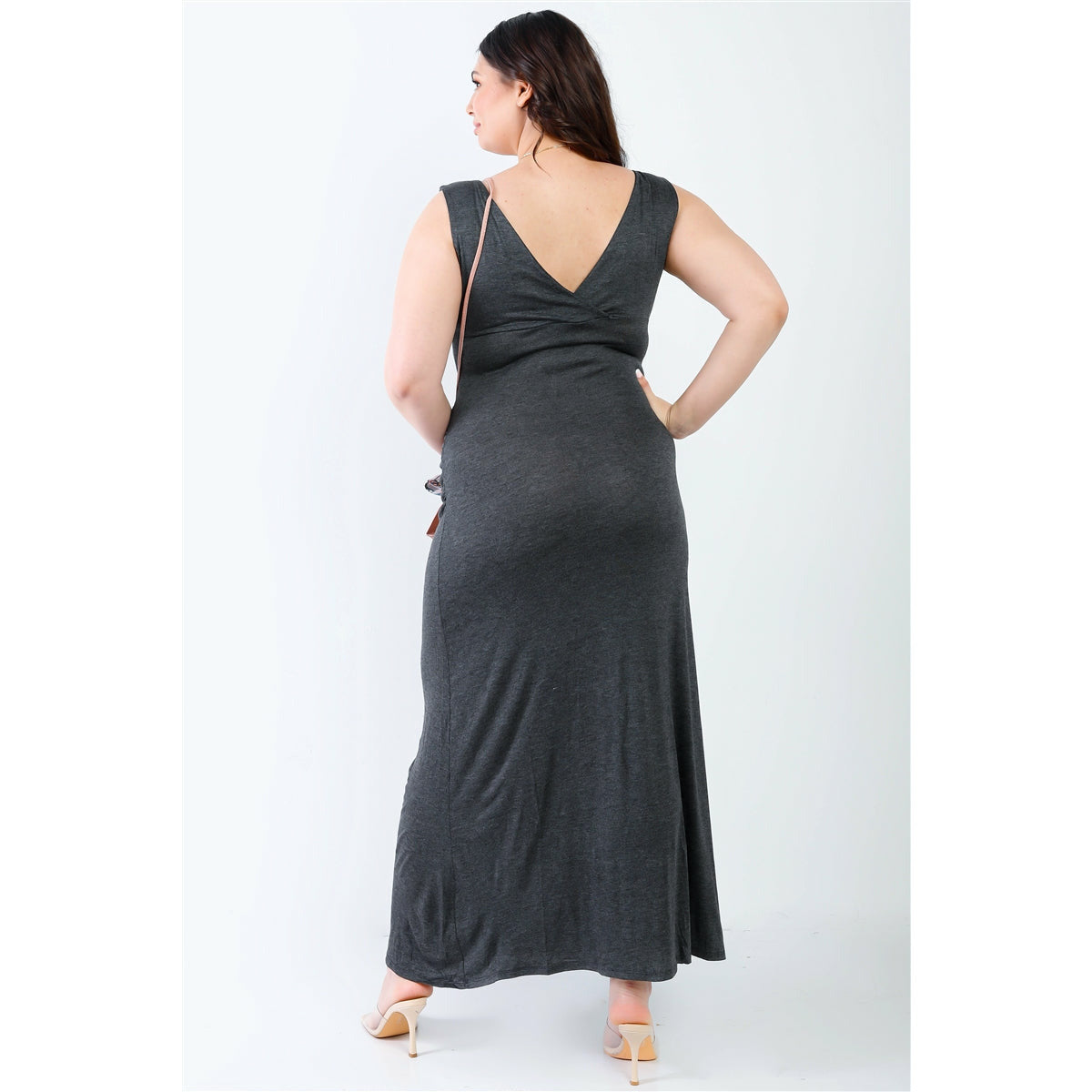 Robe longue sans manches à encolure en V Plus