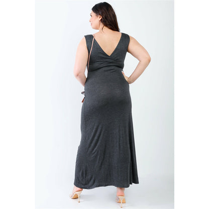 Robe longue sans manches à encolure en V Plus